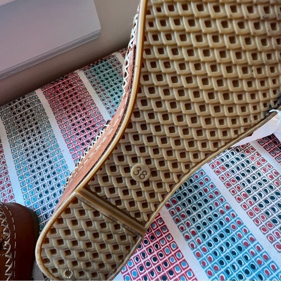 Spring Step Airy Wedge Heels 7.5 - Picture 7 of 7